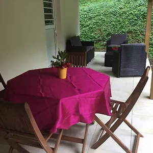 Hébergement de vacances Les Lucioles 1 Beau T2 En Foret Tropicale Avec Acces Piscine, Saint-Joseph